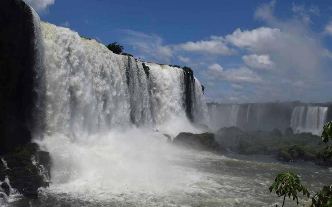 Large Waterfall of Iguazu Fallss