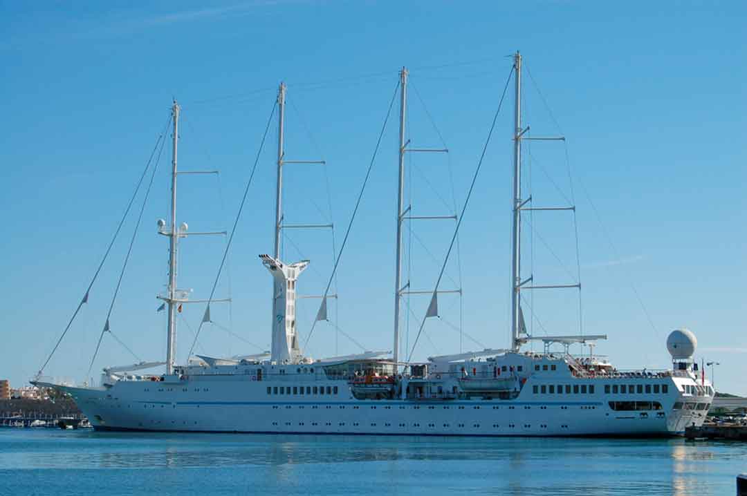 Windstar cruise ship in port, demonstrating the difference in cruise lines