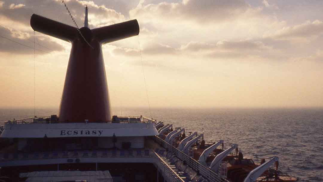 Cruise ship funnel
